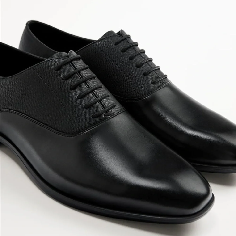 NWOT- Zara SMART BLACK SHOES.  EU 43 Size 10